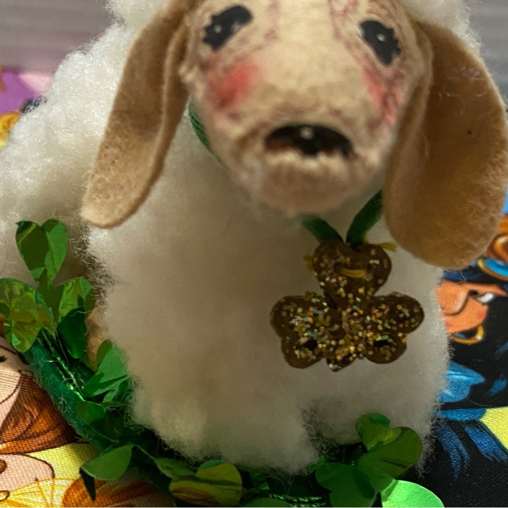 Annalee White Lamb with Gold Shamrock Necklace